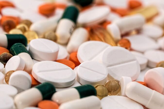 Medikamenter fir d'Behandlung vu Cystitis - Antibiotike, Probiotika, Antispasmodik, Kraidermedikamenter